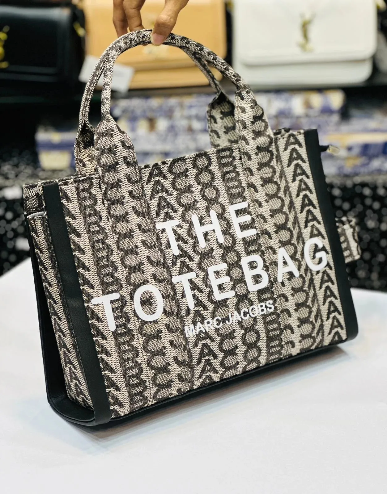 MARC JACOBS MONOGRAM TOTE BAG - BLACK