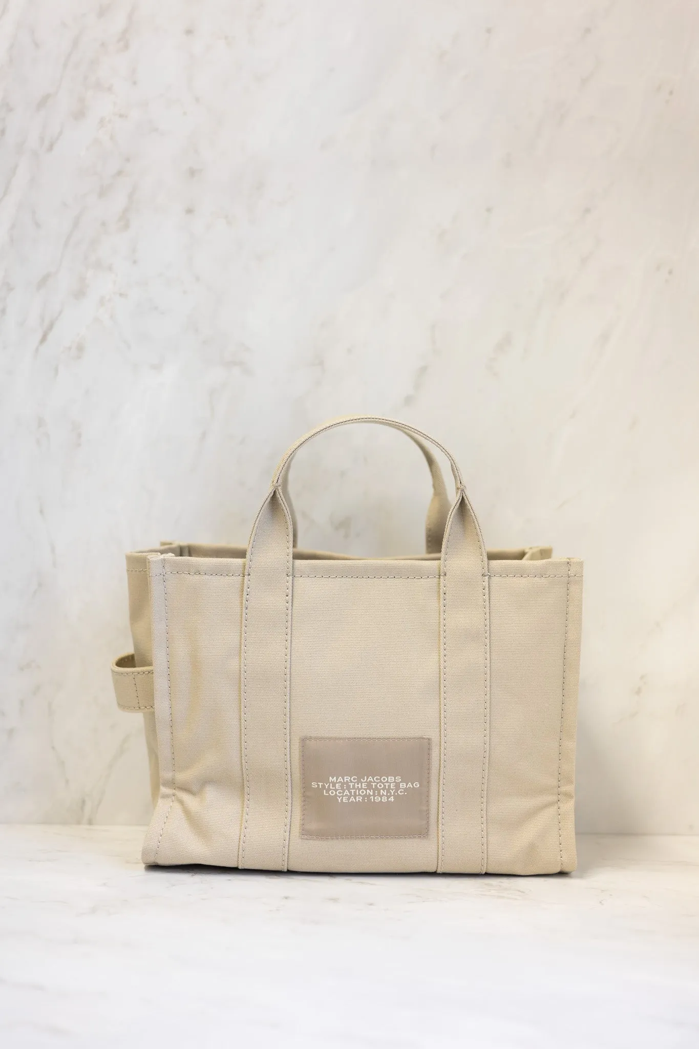 MARC JACOBS THE MEDIUM TOTE